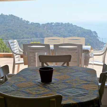 بيت للعطل House - 3 Bedrooms With Pool And Sea Views Young People Group Not Allowed - 07528 يوريت دي مار